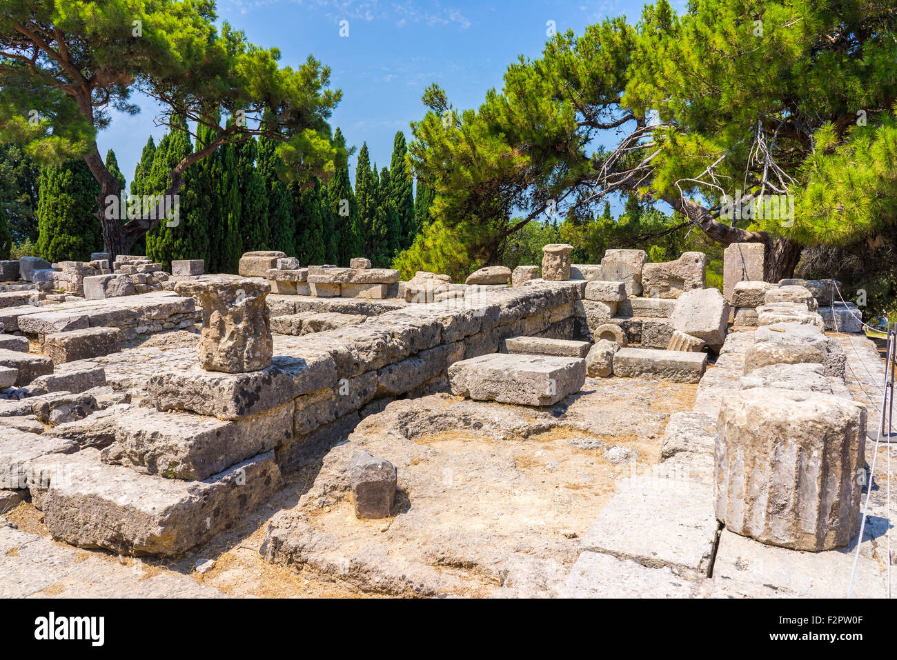 Die Ruinen der Tempel der Athena Polias auf Filérimos Rhodos Griechenland Europa Stockfoto