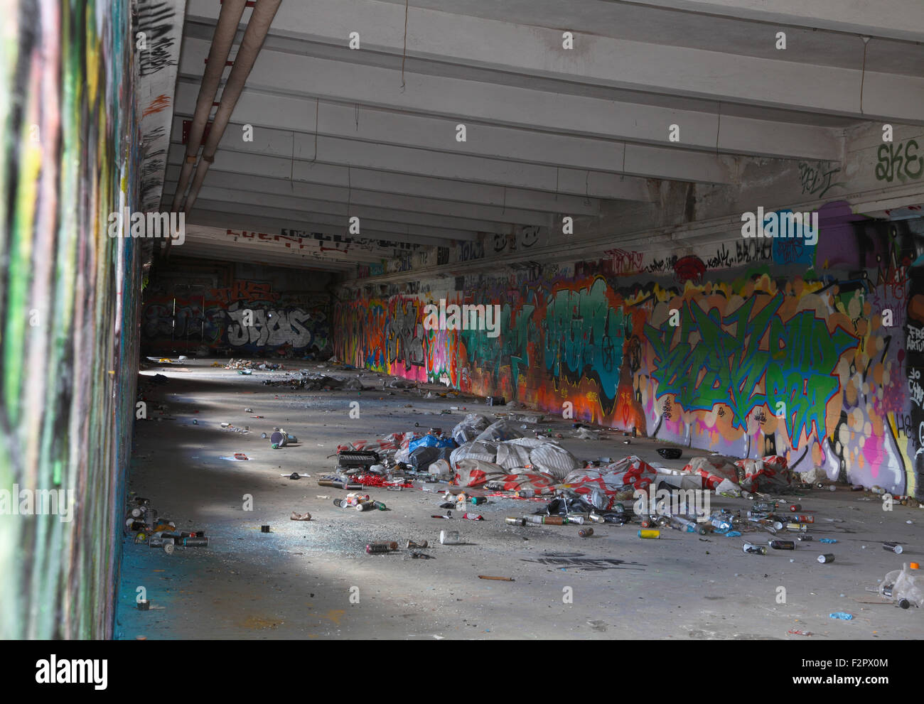 Die alte Mine Depot voller Graffiti und Street Art in der Nähe von Freistadt Christiania der Baustelle für die neue Noma geworden. Stockfoto