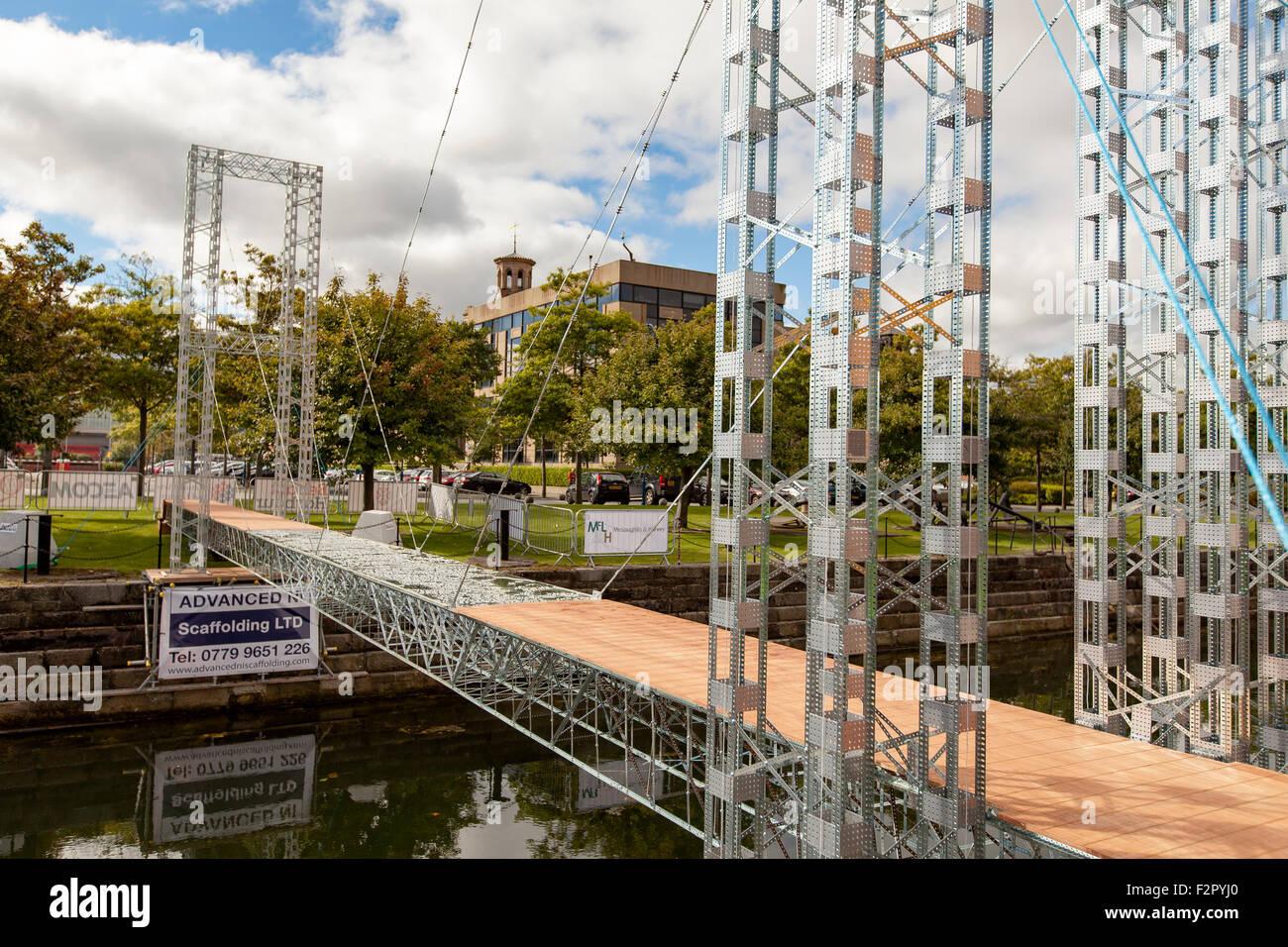 Clarendon Dock, Belfast, UK.19th September 2015.  Lokale Schulkinder zusammen mit Queens University Belfast, Studenten und acad Stockfoto