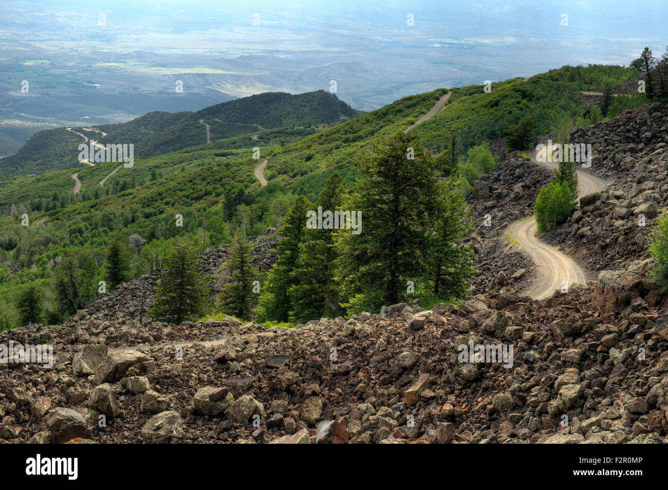 Die Lands End Road an der Seite der Grand Mesa in Colorado Stockfoto