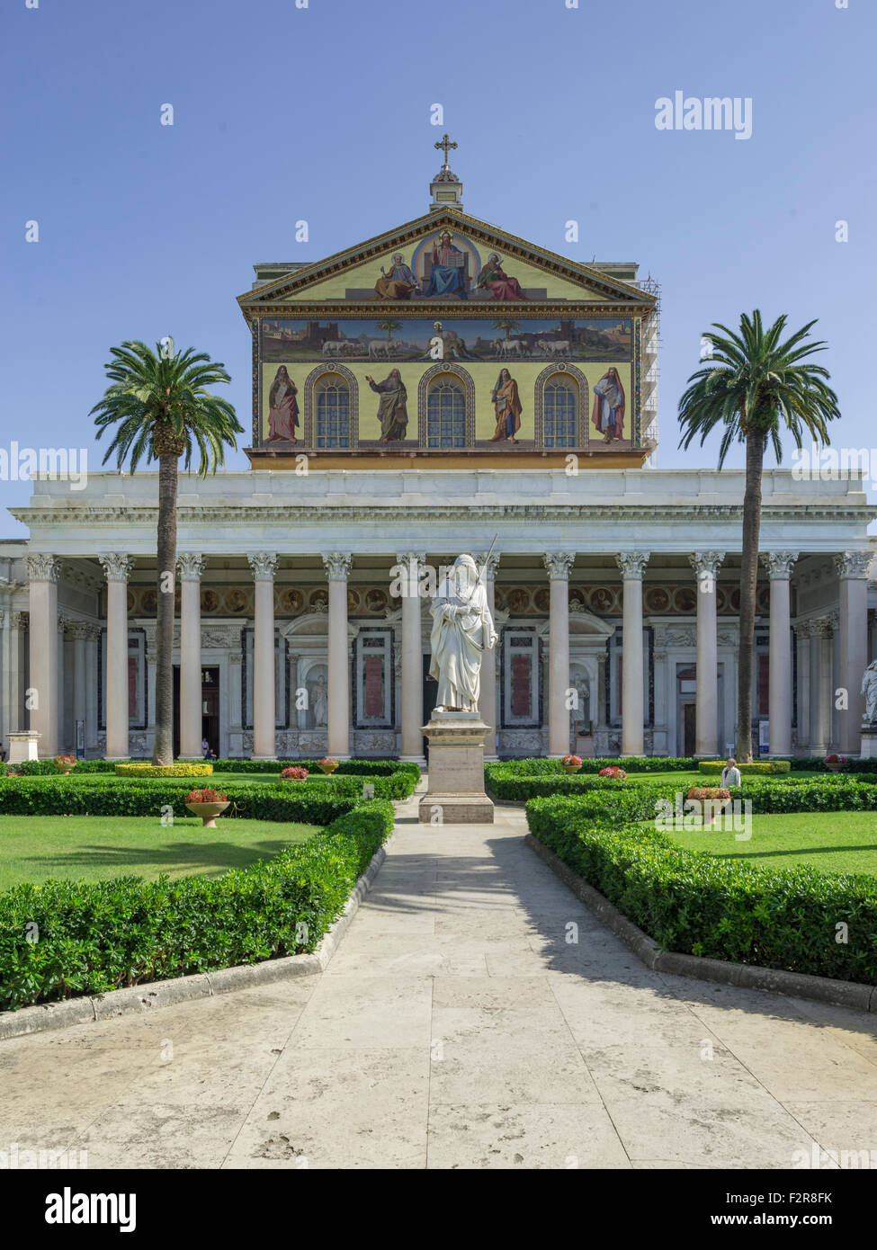 Statue des hl. Paulus, Basilika St. Paul vor den Mauern, Papale San Paolo fuori le Mura, Rom, Latium, Italien Stockfoto