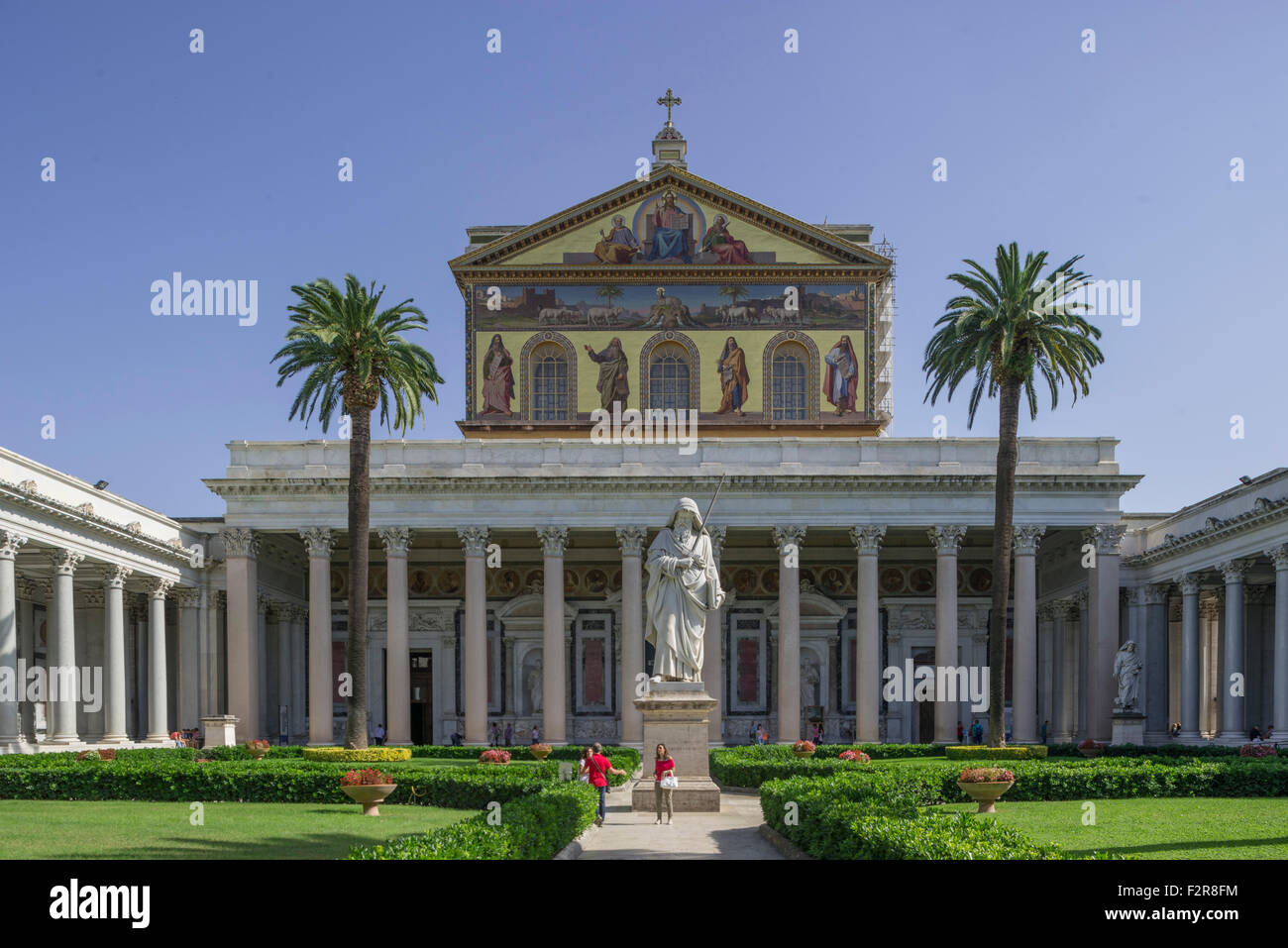 Statue des hl. Paulus, Basilika St. Paul vor den Mauern, Papale San Paolo fuori le Mura, Rom, Latium, Italien Stockfoto