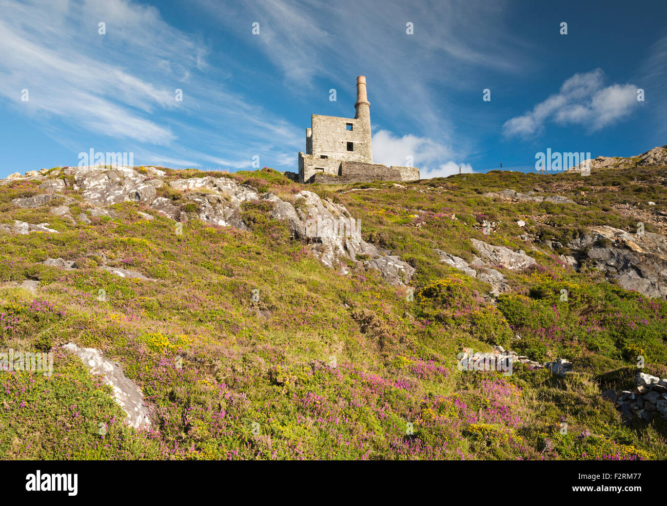 Berg-Mine, ein 19. Jahrhundert ruiniert Cornish Maschinenhaus in Allihies, Beara, County Cork, Irland Stockfoto