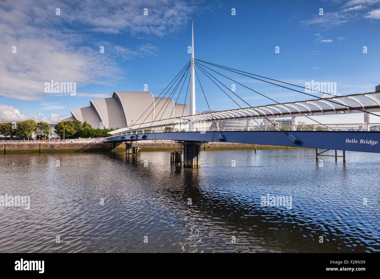 Glocken-Brücke und die SECC - Scottish Exhibition and Conference Centre, bekannt als das Gürteltier, entworfen von Sir Norman Foster Stockfoto