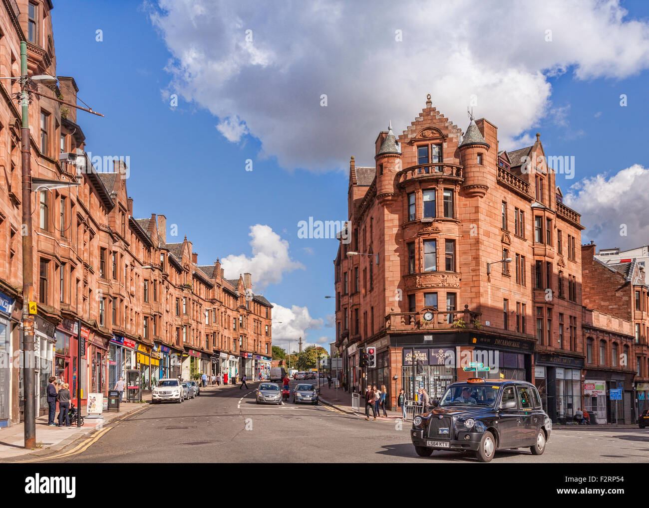 Roter Sandstein Mietskasernen im East End von Glasgow, Scotland, UK. Stockfoto