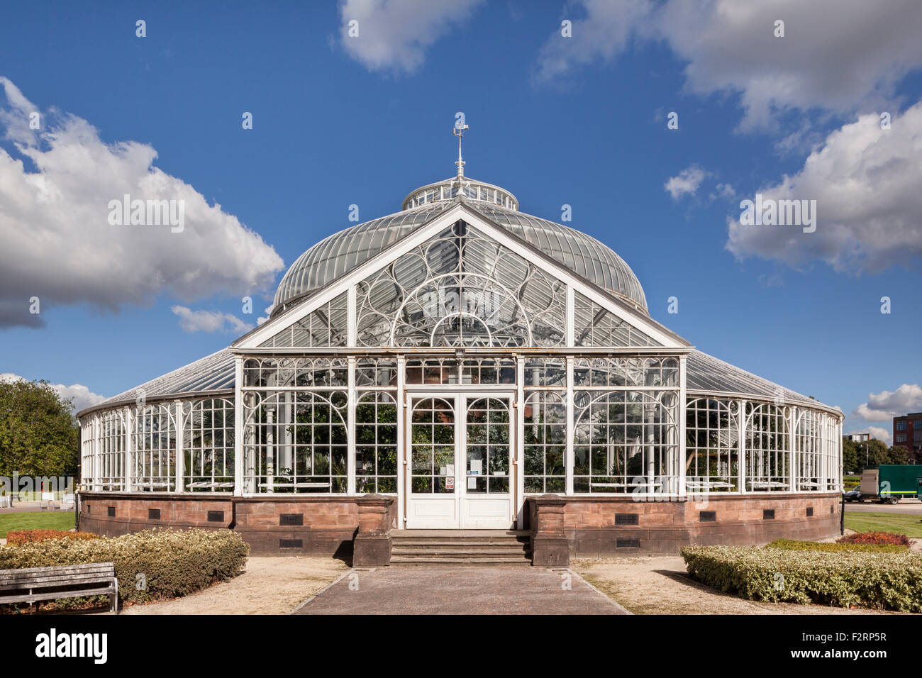 Wintergärten und Peoples Palace Museum, Glasgow Green, Schottland. Stockfoto