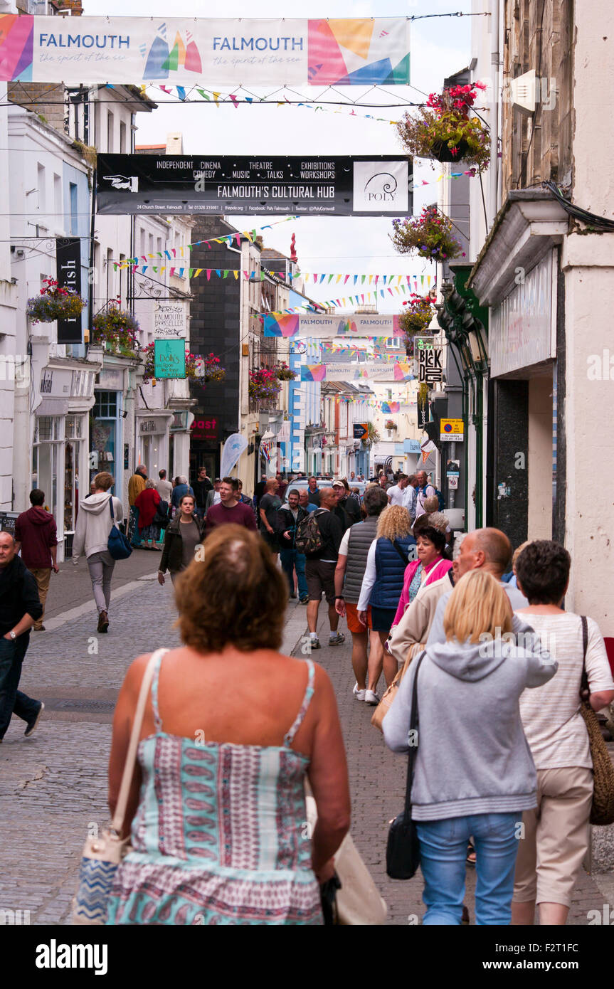Voll ausgelastet Shopping Market Street Falmouth Cornwall England UK Stockfoto
