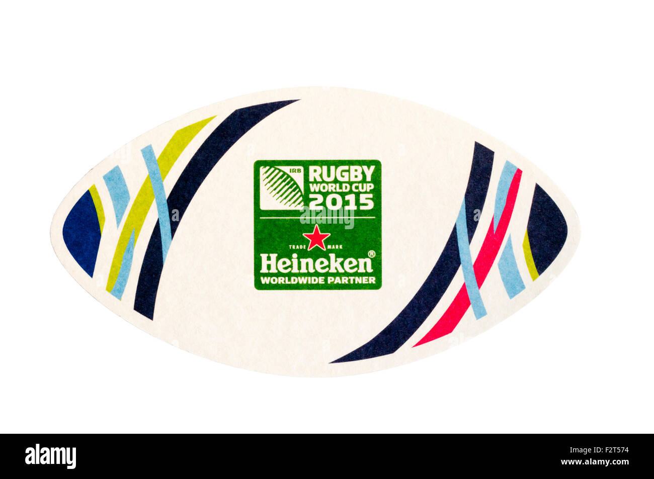 Ein Heineken Bierdeckel in Form von einem Rugby-Ball feiert die Rugby-Weltmeisterschaft 2015. Stockfoto