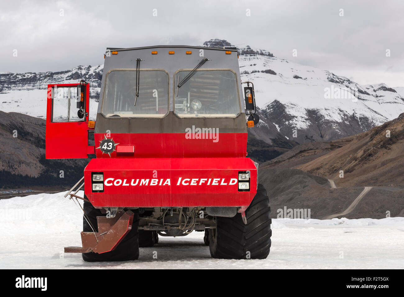 Athabasca Gletscher, Rocky Mountains, Alberta, Kanada: A Brewster Schnee Trainer, ein speziell entwickeltes Fahrzeug Transport Touristen. Stockfoto
