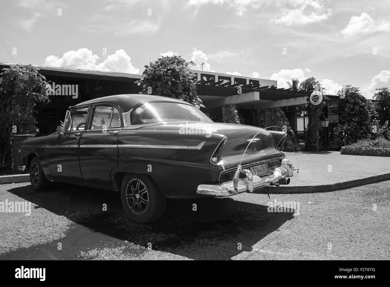 Oldtimer und Cafe, Matanzas, Kuba Stockfoto