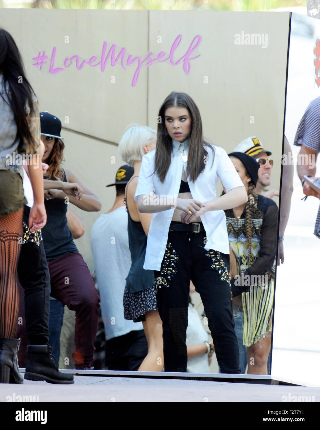 Schauspielerin Hailee Steinfeld Die Dreharbeiten Zu Ihrem Musik