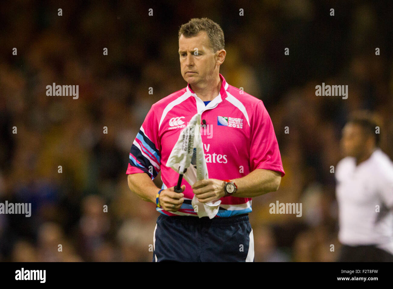 Cardiff, Wales. 23. Sep, 2015. Rugby World Cup. Australien gegen Fidschi. Tippen Sie auf Richter Nigel Owens (WAL). Bildnachweis: Aktion Plus Sport/Alamy Live-Nachrichten Stockfoto