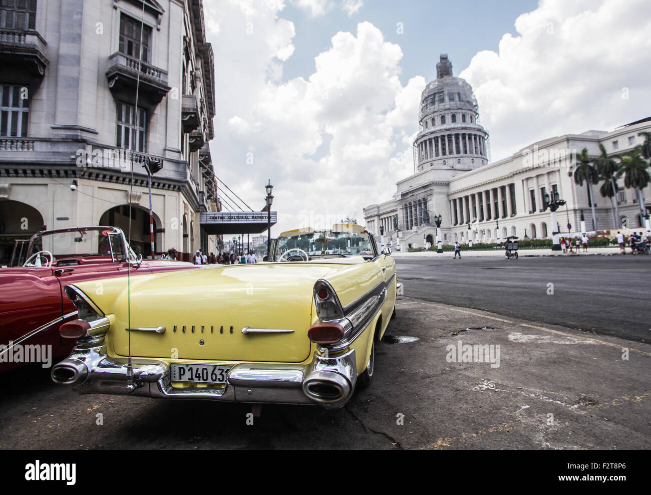Capital Building und Oldtimer Havanna Kuba Stockfoto