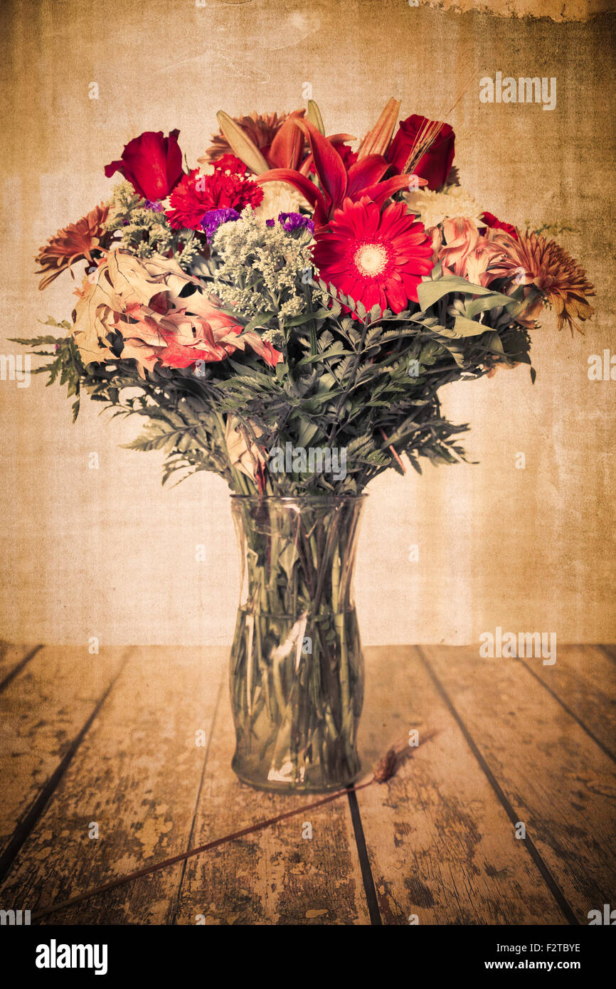 Wunderschönen Blumenarrangement mit Vintage Textur-Effekt Stockfoto