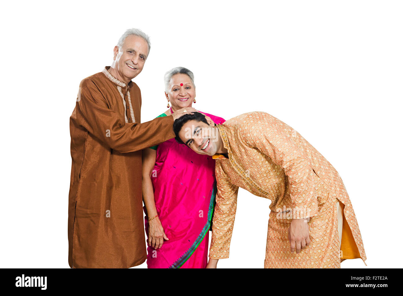 3 indische Erwachsenen Eltern und Sohn Parenting Stockfoto