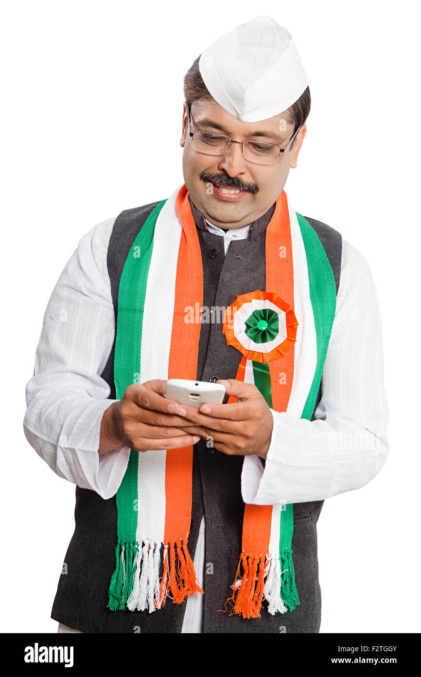 1 indische erwachsenen Mann Politiker Dialing Handy Stockfoto