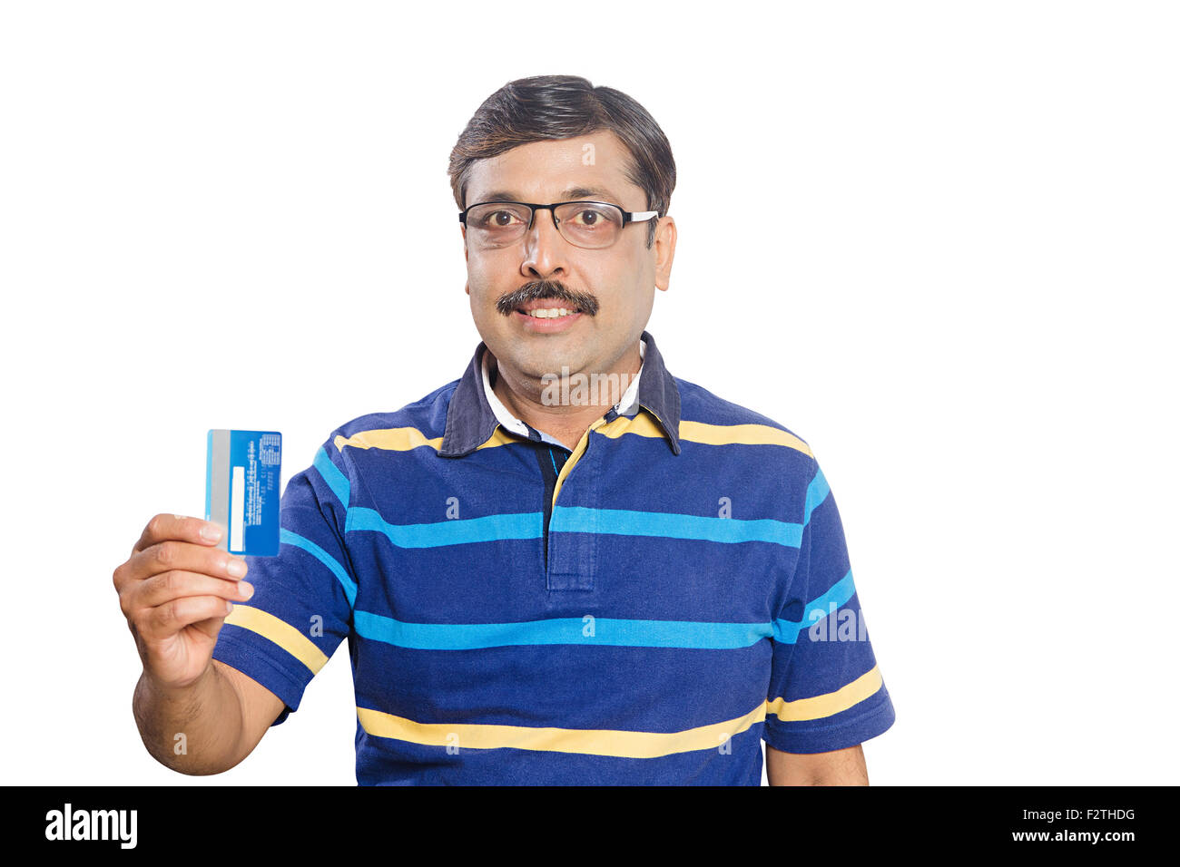 1 indische erwachsenen Mann Kreditkarte zeigen Stockfoto