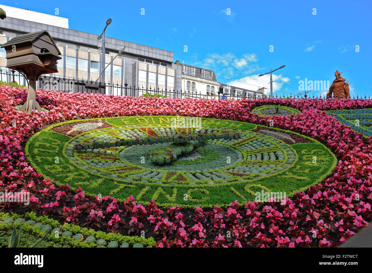 Von Edinburgh Princes Street garden, Zeit erzählen, Floral Clock feiert 10 Jahre von der UNESCO als Stadt der Literatur. Stockfoto