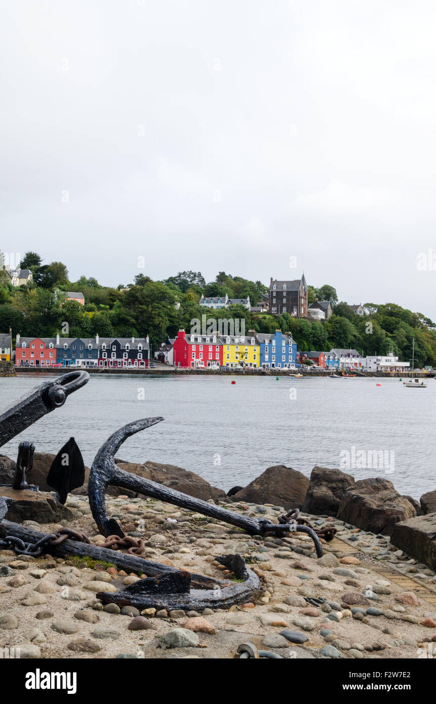 Die bunten Häuser, Geschäfte und Hotels von Tobermory Harbourside, Isle of Mull, Argyle und Bute, Scotland Stockfoto