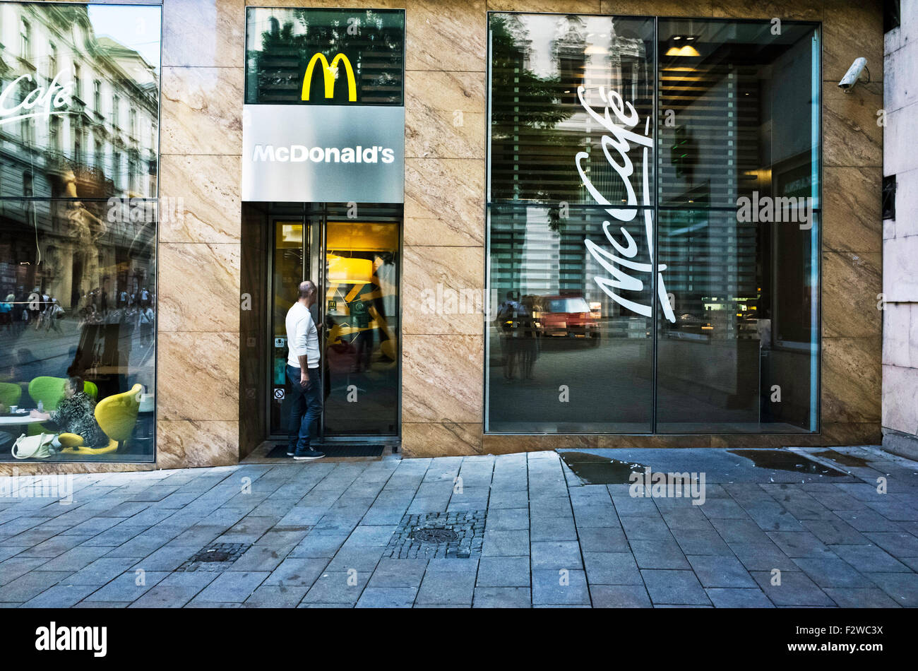McDonalds McCafe Restaurant außen Stockfoto