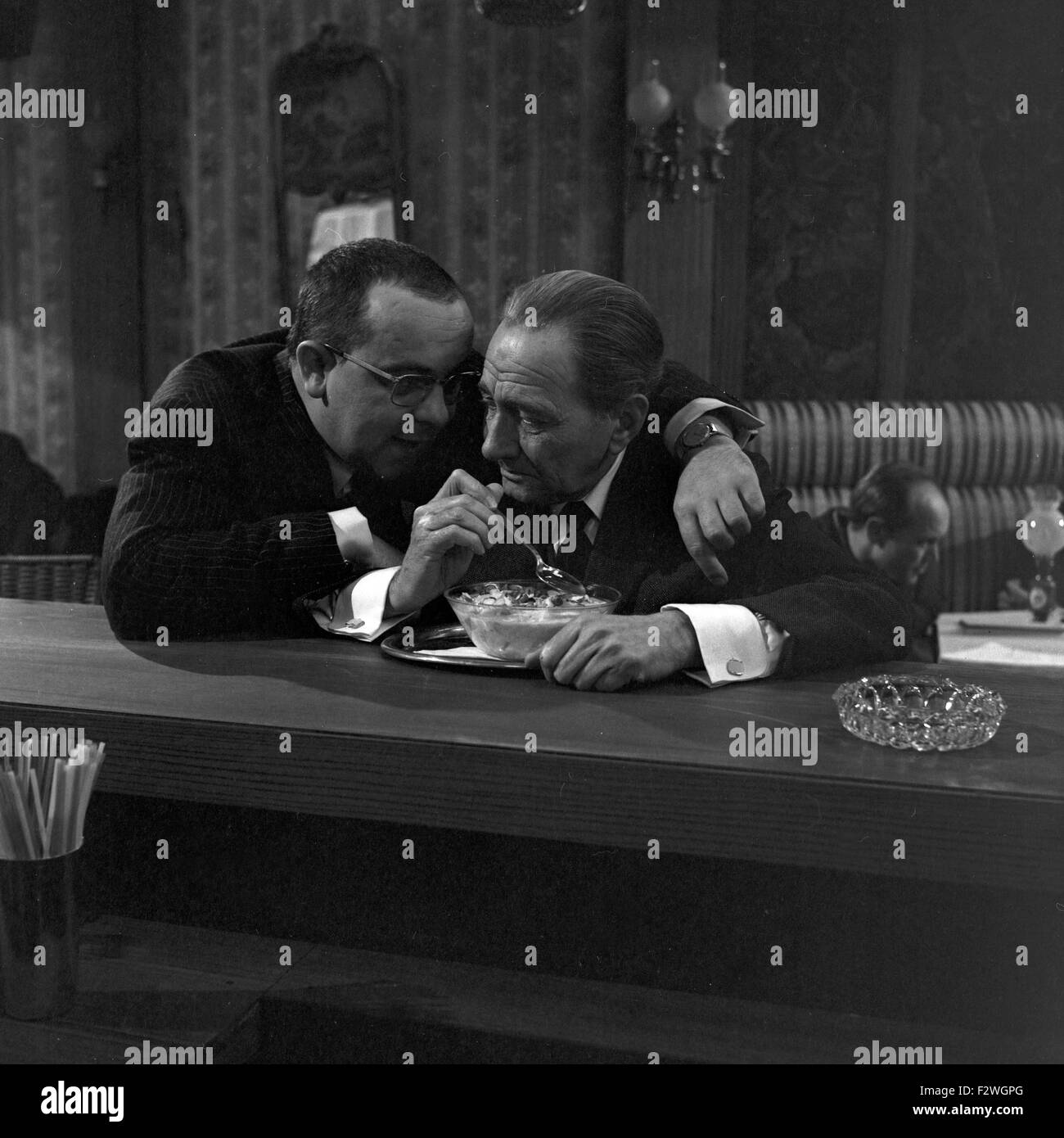 Frank V. - sterben Oper Einer Privatbank, Fernsehfilm, Deutschland 1967, Regie: Friedrich Dürrenmatt, Monia: Hans Korte ("Links") Stockfoto