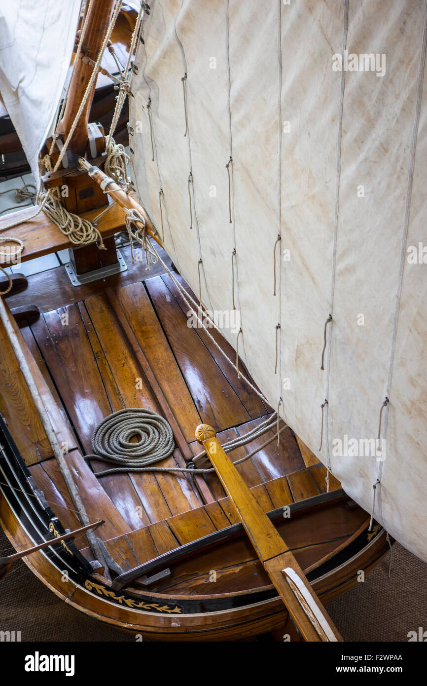 Detail der alten hölzernen Segelschiff im Hafen Musée, Bootsmuseum in Douarnenez, Finistère, Bretagne, Frankreich Stockfoto