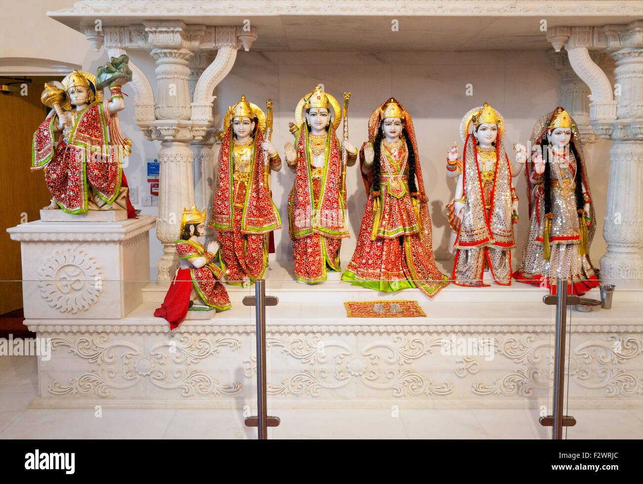 Statuen von Hindu-Götter im Lesung Hindu Tempel, Reading, Berkshire England UK Stockfoto