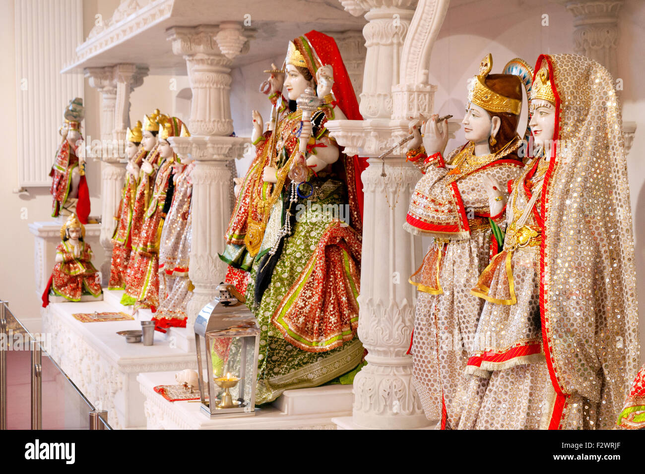 Statuen von Hindu-Götter im Lesung Hindu Tempel, Reading, Berkshire England UK Stockfoto