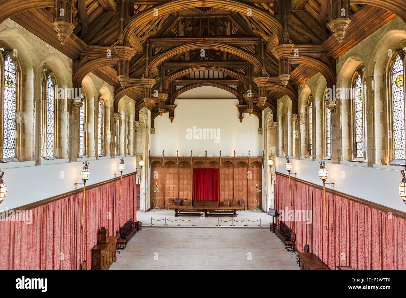 Der Burgsaal 15.Jh. in Eltham Palace, das ehemalige Haus von Stephen Courtauld und Virginia Courtauld, Eltham, London, England, UK Stockfoto