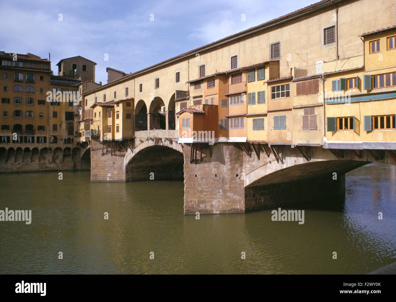 Der Ponte Vecchio über den Arno in Florenz, Italien Stockfoto