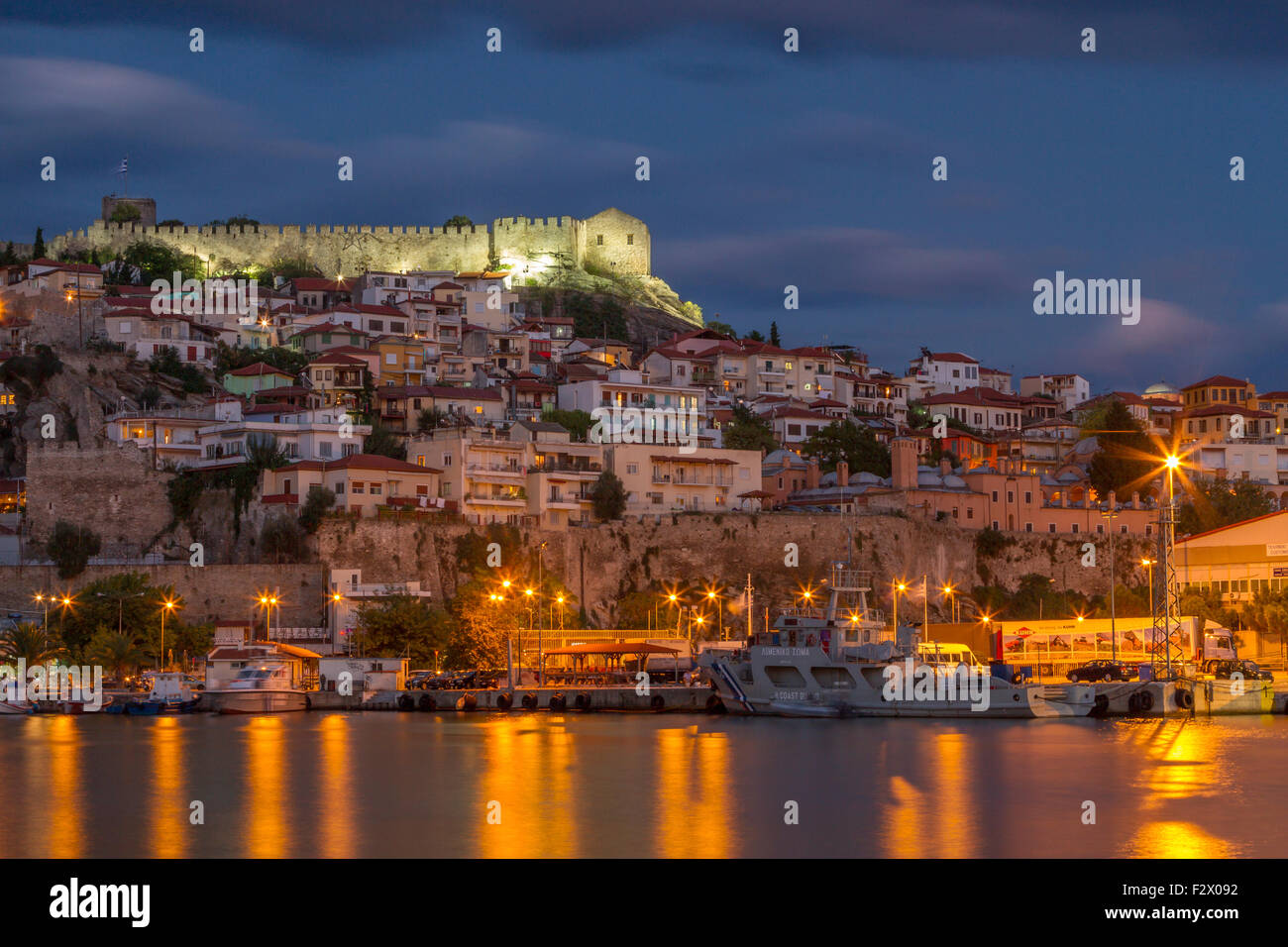 Blick auf die Altstadt der Stadt Kavala in Nordgriechenland. Stockfoto