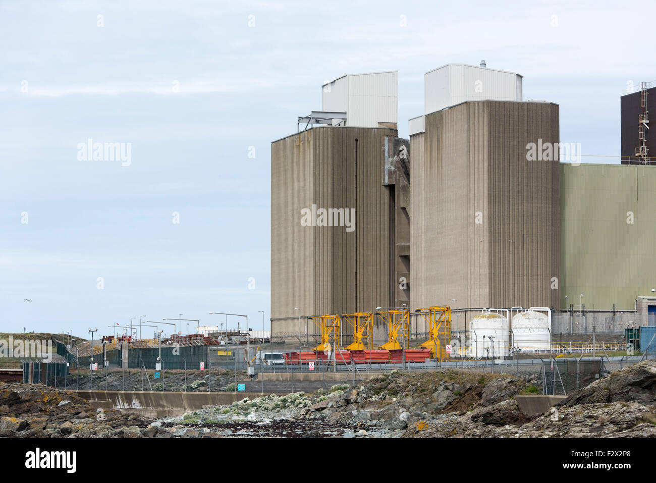 Wylfa Nuclear Power Station in Cemaes Bay am 16. Juni 2015, auf Anglesey, Nordwales. Stockfoto