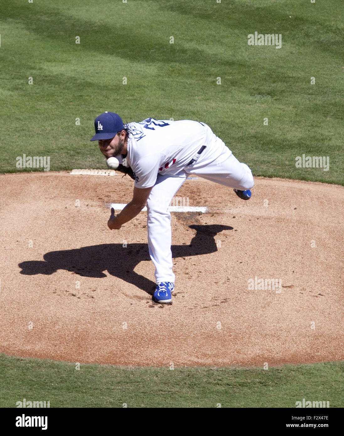 Los Angeles, Kalifornien, Vereinigte Staaten von Amerika, USA. 24. Sep, 2015. Krug Clayton Kershaw (22) der Los Angeles Dodgers während des Spiels gegen die Arizona Diamondbacks Dodgers Stadium auf Donnerstag, 24. September 2015. Los Angeles Dodgers gewann das Spiel 6-3.ARMANDO-ARORIZO-Credit: Armando Arorizo/Prensa Internacional/ZUMA Draht/Alamy Live News Stockfoto