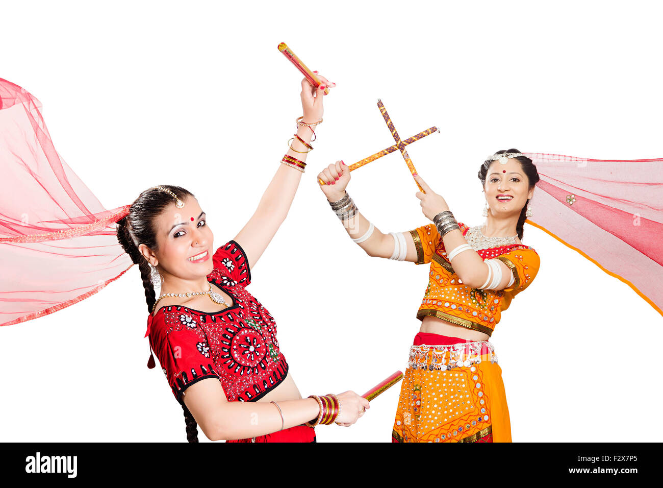 2 Rajasthani-Indianerin Navaratri Dandiya Tanz Stockfoto