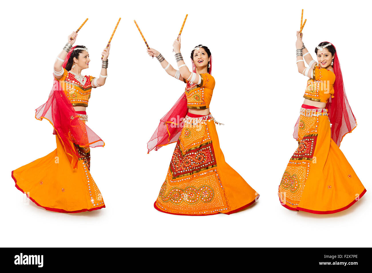 1 indische Rajasthani Frau Vergleich Kontrast Navaratri Dandiya Tanz Stockfoto