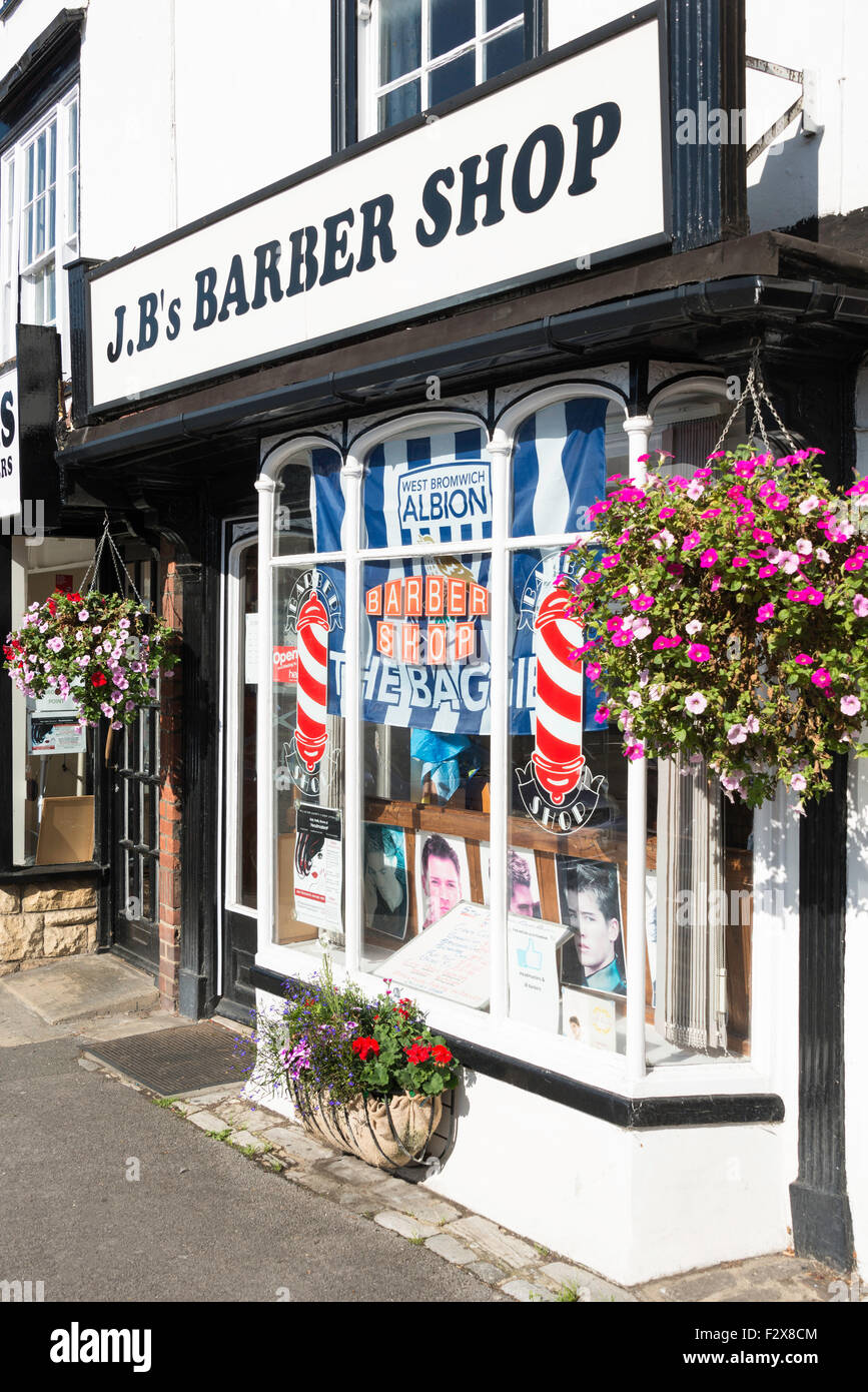J.B Barber Shop, Marktplatz, Bicester, Oxfordshire, England, Vereinigtes Königreich Stockfoto