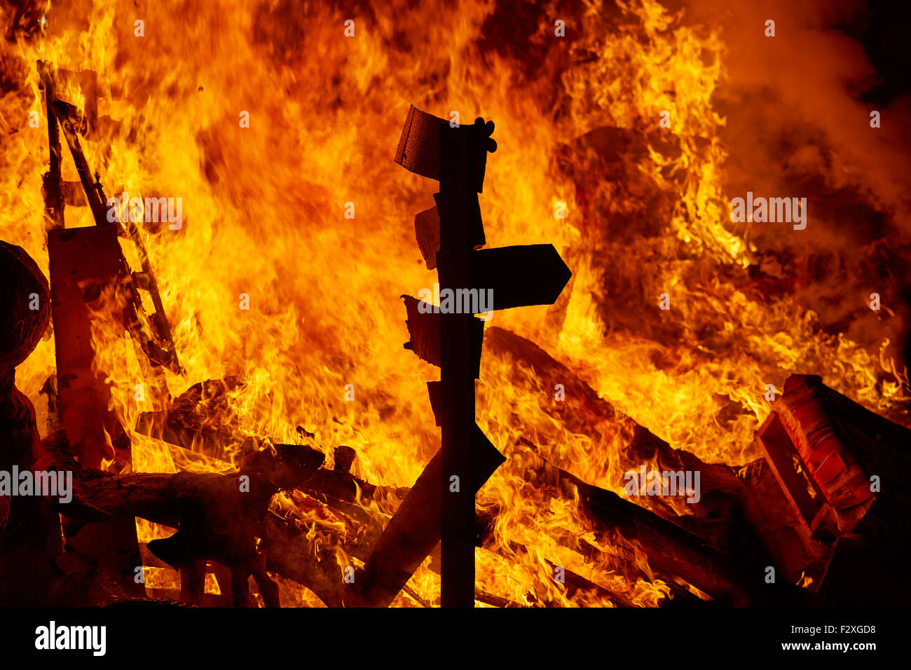 Fallas Feuer brennt in Valencia Fest am März 19 th Spanien Tradition Stockfoto