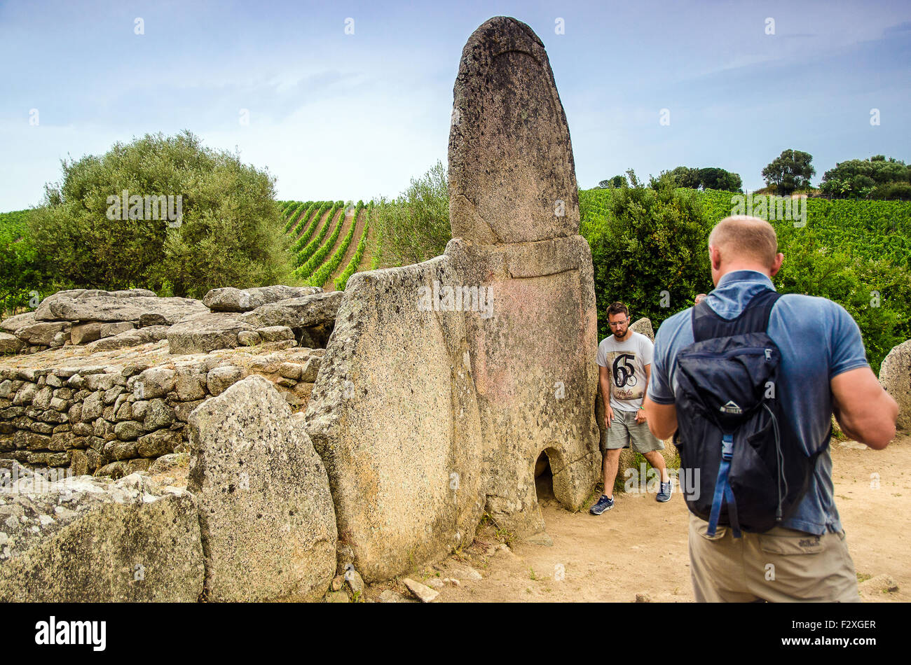 Italien-Sardinien-Grab des Riesen Coddu Vecchiu Arzachena Olbia-Tempio Stockfoto