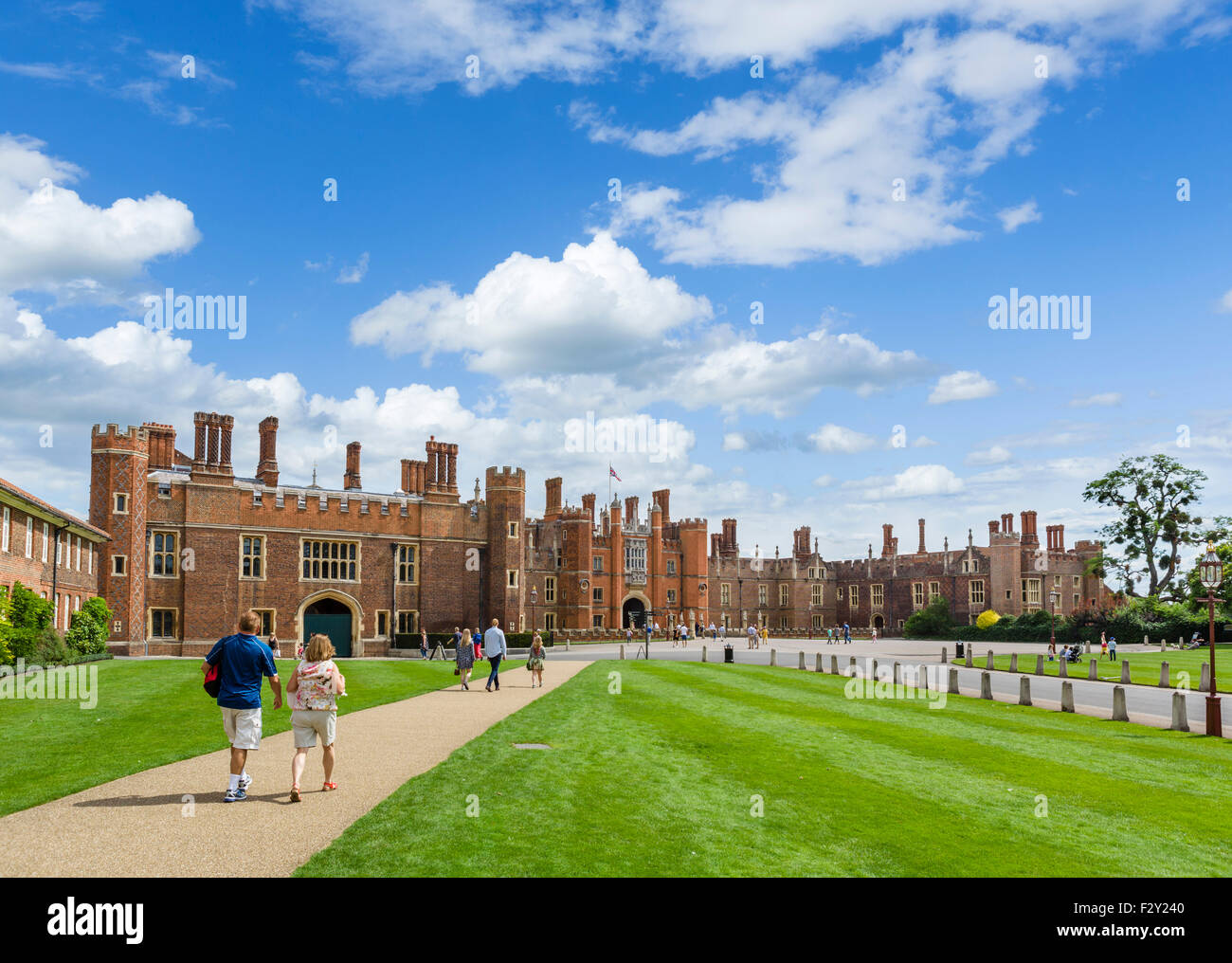 Westfassade und Haupteingang zum Hampton Court Palace, Richmond upon Thames, London, England, UK Stockfoto