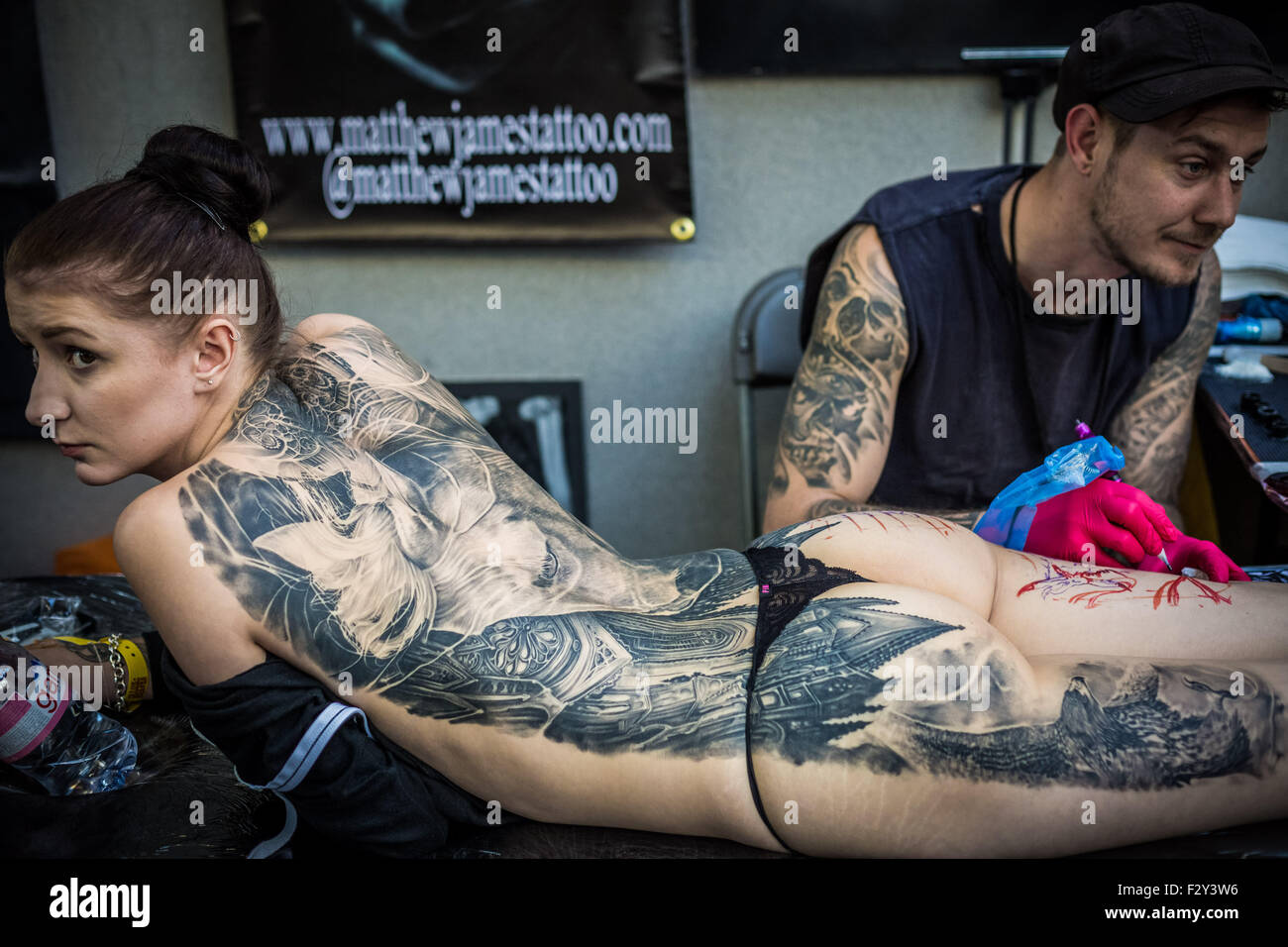 Der 11. internationalen London Tattoo Convention an Tabak Dock, UK Stockfoto