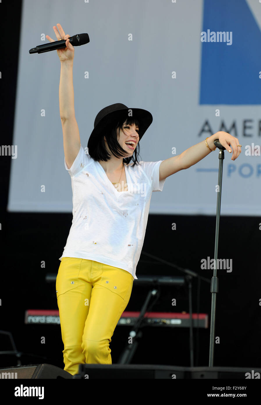 Carly Rae Jepsen führt beim "Portsmouth Live!"-Konzert im Rahmen des America Cup World Series mit: Carly Rae Jepsen Where: Portsmouth, Vereinigtes Königreich: 25. Juli 2015 Stockfoto