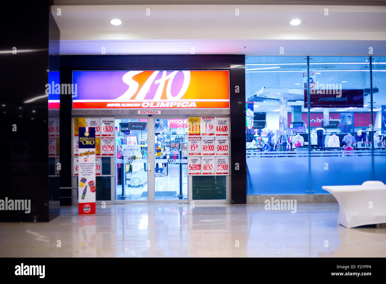 Kolumbien - 7. SEPTEMBER: Doppelzimmer SAO Supermarkt am 7. September 2015 in Monteria, Kolumbien. SAO gehört zu Kolumbien " Stockfoto