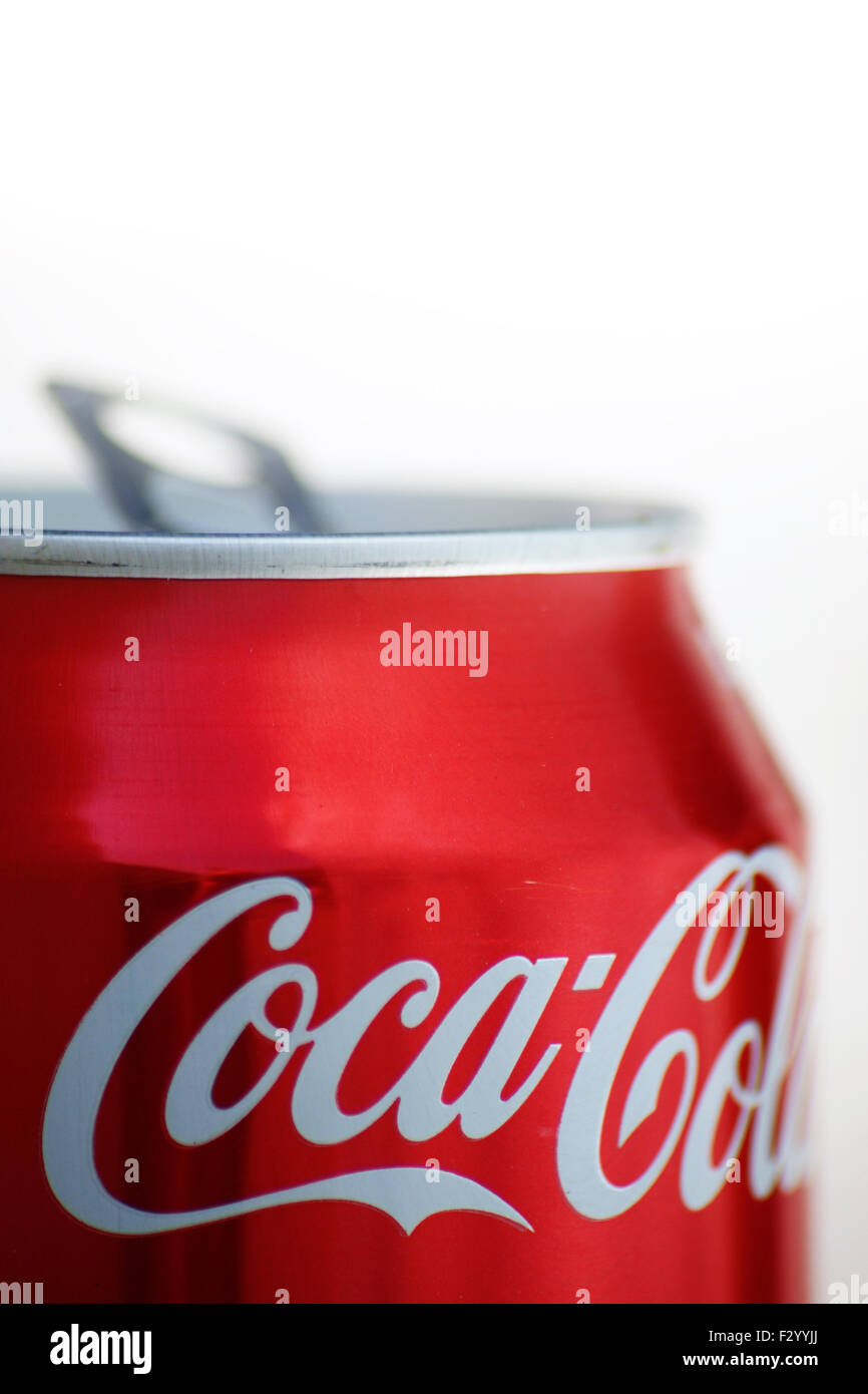 Coca cola dose offen -Fotos und -Bildmaterial in hoher Auflösung – Alamy