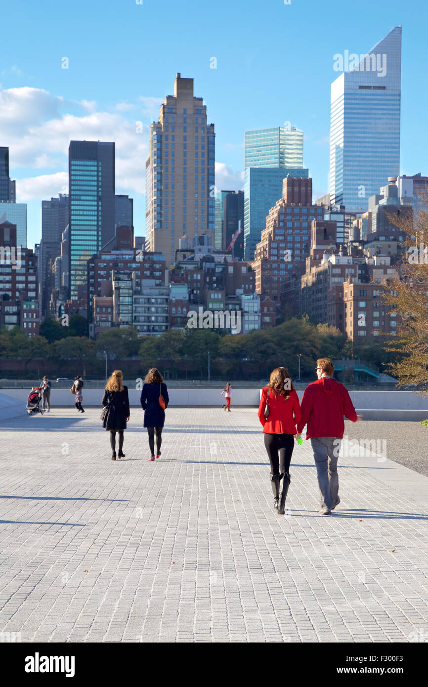Ansichten von Roosevelt Insel im East River auf die Skyline von Manhattan, New York, NY, USA. Stockfoto