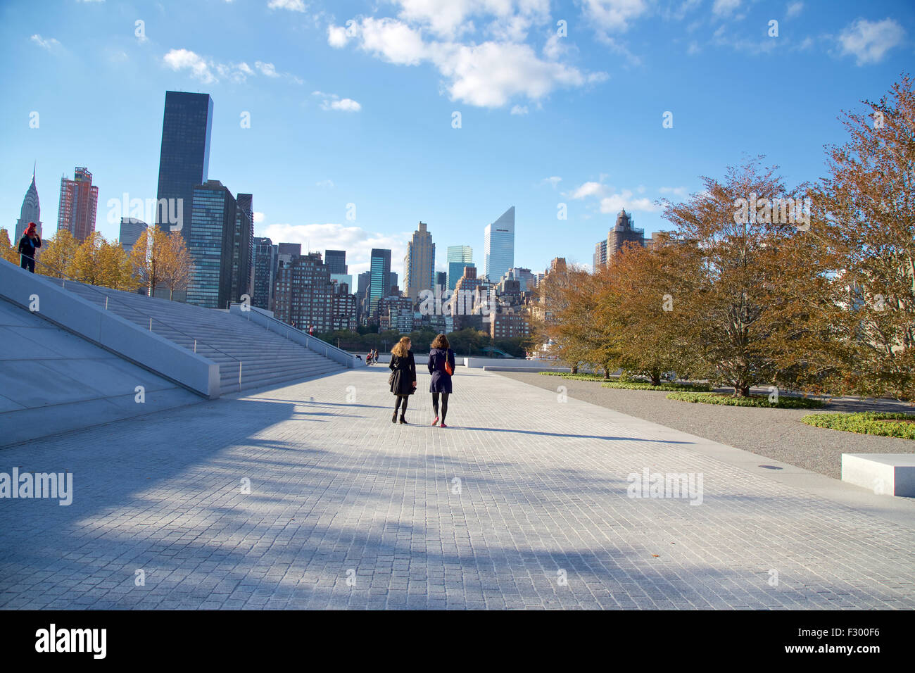 Ansichten von Roosevelt Insel im East River auf die Skyline von Manhattan, New York, NY, USA. Stockfoto