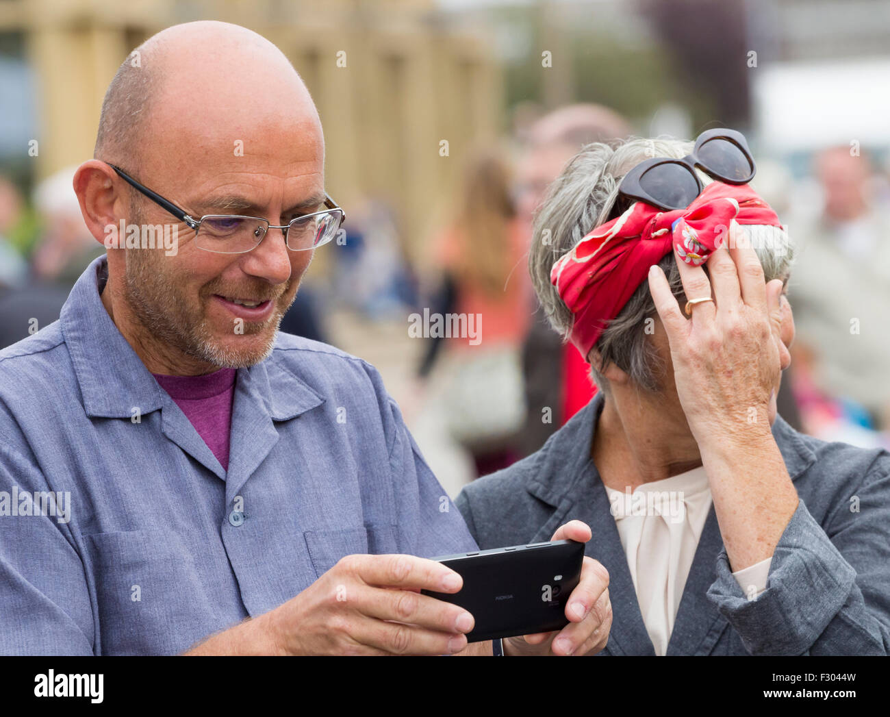 Darlington County Durham, Großbritannien. 26. Sep 2015. Gewinner der 2015 Beobachter Arts & Kultur award, The Festival of Thrift zeigt Ihnen, wie Wiederverwendung, recycling und Radfahren Spaß machen kann, sparen Sie Geld und der Umwelt zugute kommen. Das diesjährige Festival bietet führenden und aufstrebende Künstlern aus über den Globus, Demonstrationen, Stände, Debatten, Workshops. Das kostenlose Festival, Mitbegründer von bekannten Designern, & Geradine Wayne Hemingway, Besucher über 40.000 letztes Jahr. Bildnachweis: Alan Dawson News/Alamy Live-Nachrichten Stockfoto