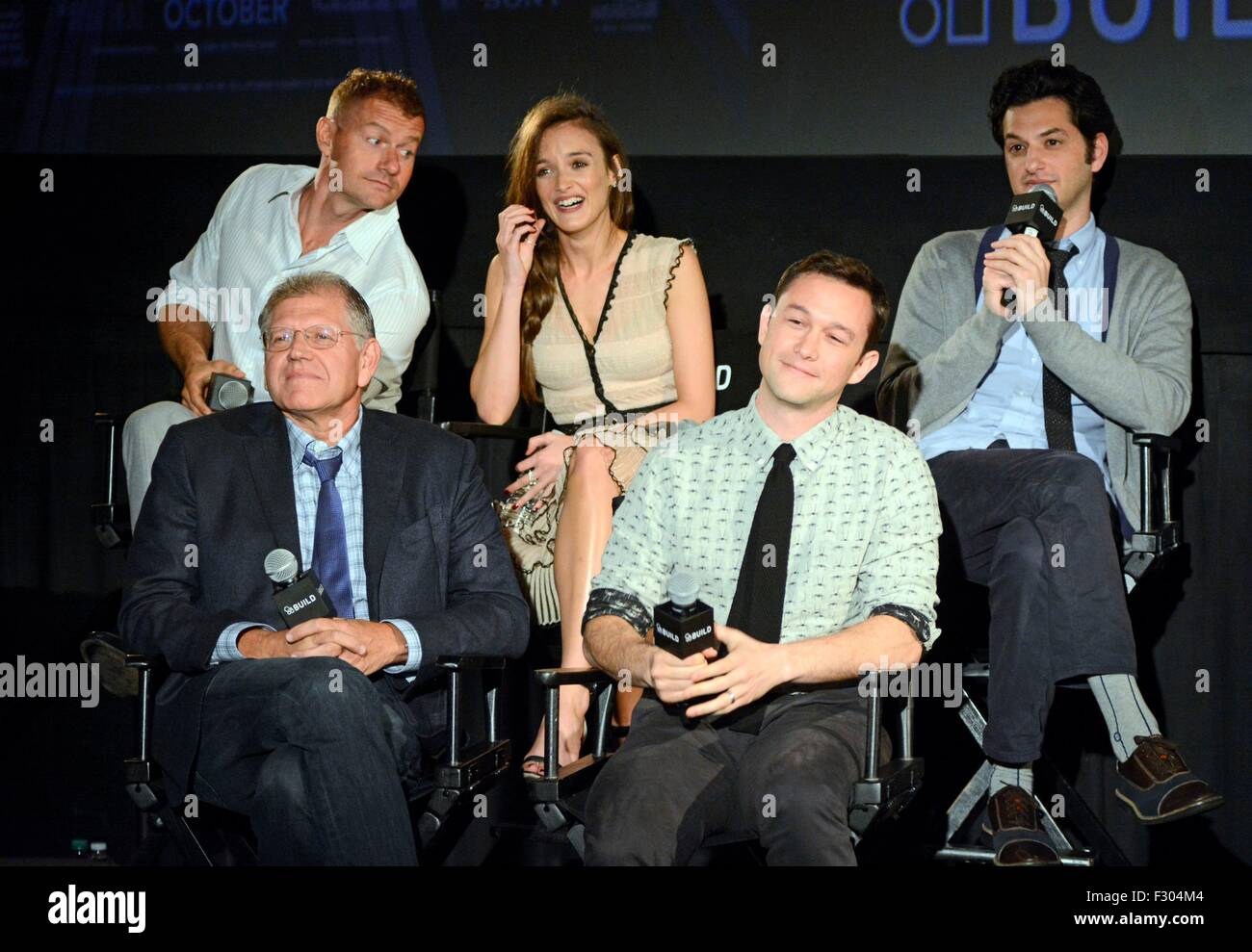 New York, NY, USA. 26. Sep 2015. James Badge Dale, Charlotte Le Bon, Ben Schwartz, Robert Zemeckis, Joseph Gordon-Levitt in Anwesenheit für AOL bauen Speaker Series: THE WALK, AOL Hauptquartier, New York, NY 26. September 2015. Bildnachweis: Derek Sturm/Everett Collection/Alamy Live-Nachrichten Stockfoto