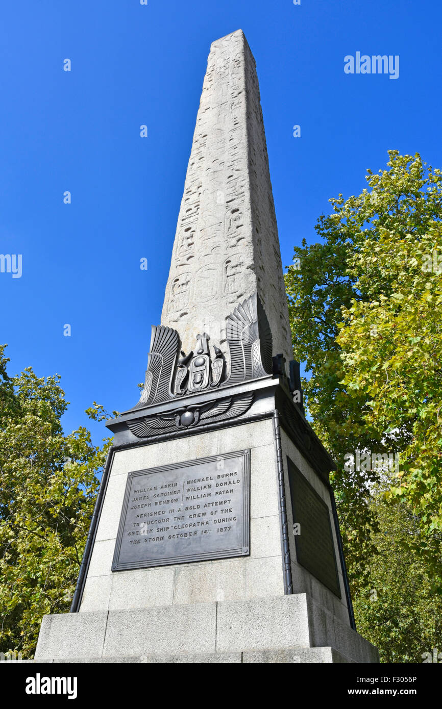 Alten Ägyptischen Obelisken als Cleopatra's Needle auf London Victoria Embankment England UK bekannt Stockfoto