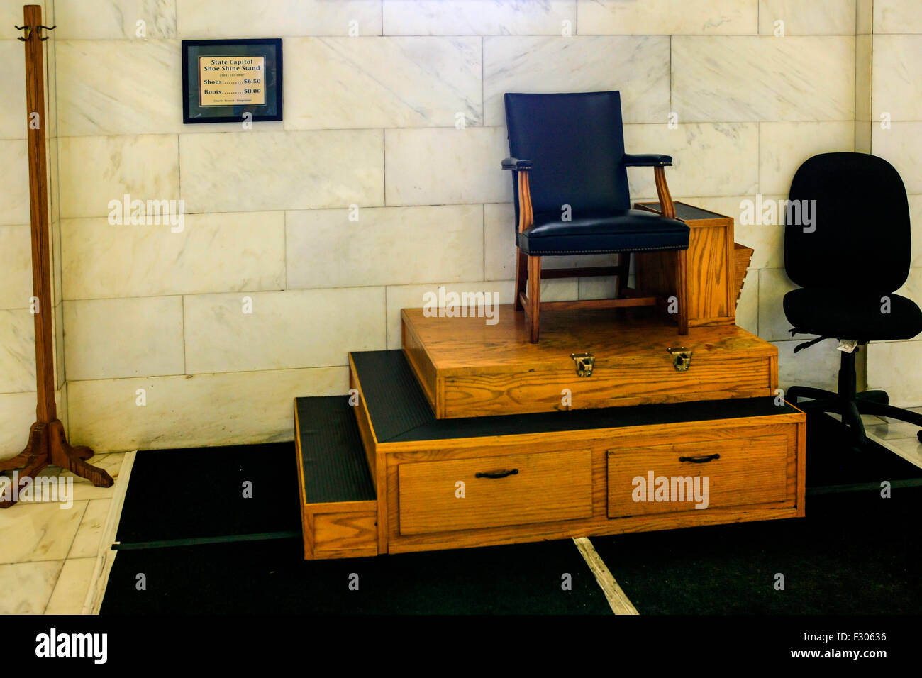 Arkansas State Capitol Shoe Shine stehen im Inneren des Gebäudes in Little Rock Stockfoto