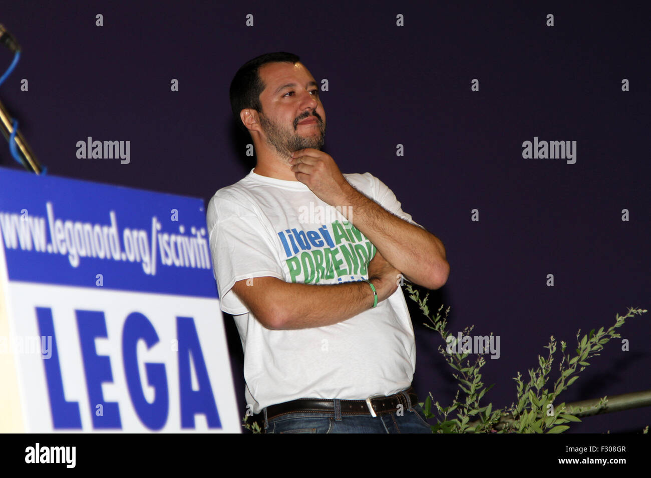 Pordenone, Italien. 26. Sep 2015. Matteo Salvini, Bundes Sekretär der Partei Lega Nord (Lega Nord) besuchte die Lega Nord Partei regionale Rallye auf in Pordenone am 26. September 2015 Credit: Andrea Spinelli/Alamy Live News Stockfoto